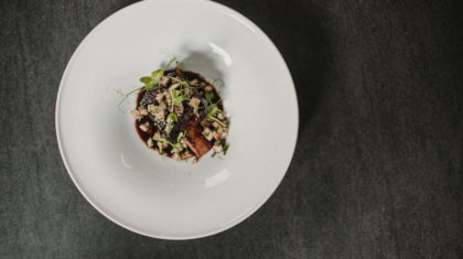 <b>Geschmorte Rinderrippe</b> mit Bio-Kräuterseitlingen
                  