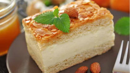 <b>Bienenstich </b>mit Vanillecreme
                  