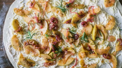<b>Apfel-Rosmarin</b>-Pizza
                  