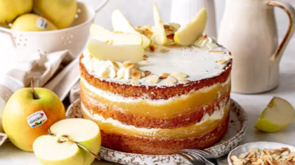 <b>Apfelmus-Torte</b> mit Mandeln&nbsp;
                  