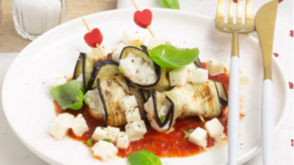 <b>Auberginenröllchen </b>mit Südtiroler Ricotta und Mozzarella
                  