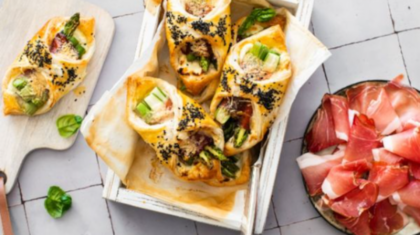 <b>Blätterteigtaschen </b>mit Spargel und Südtiroler Speck
                  