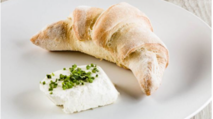 <b>Joghurt-Croissant </b>mit Frischkäse
                  