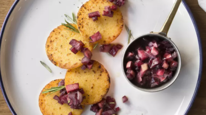 <b>Polenta-Taler</b> mit Apfelchutney
                  