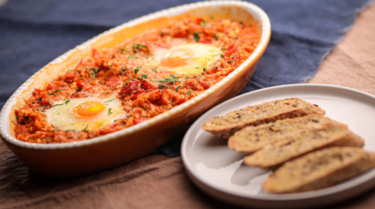<b>Shakshuka </b>mit Ricotta und Südtiroler Apfel
                  