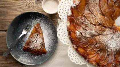 <b>Tarte-Tatin </b>aus Südtiroler Apfel mit Joghurt-Zimt-Soße&nbsp;
                  
